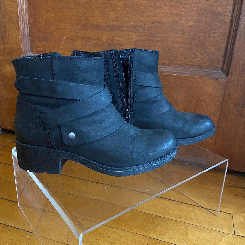 COPY - Clarks Booties size 8
